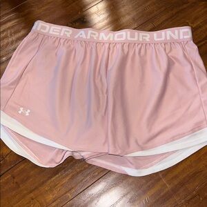 Women’s UA Under Armour pink shorts loose fit Large